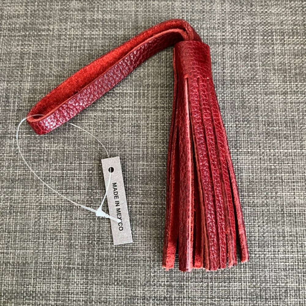 Portland Leather classic tassel pebbled red